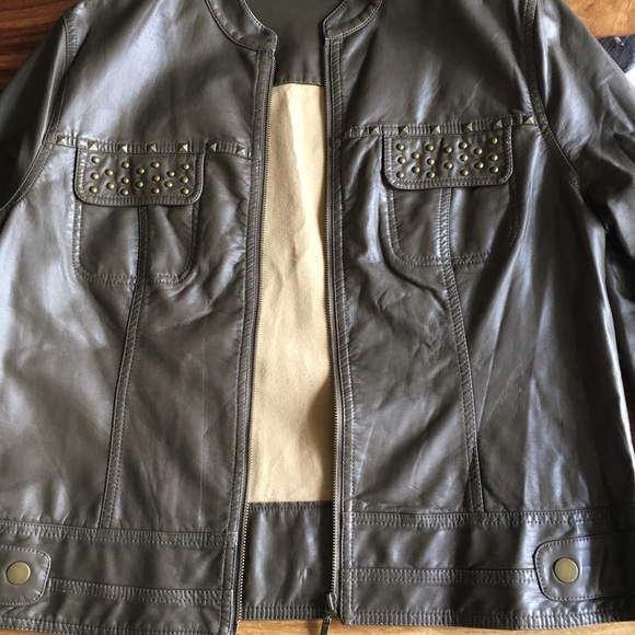 New without tags.  Buttery soft Leather bomber jacket size L - Picture 9 of 13